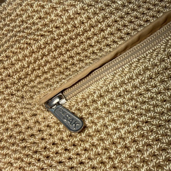 The Sak Tan Crochet Shoulder Bag with snap closure NWOT - Picture 3 of 8